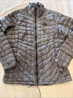 The North Face Women’s Thermoball Quilted Jacket M